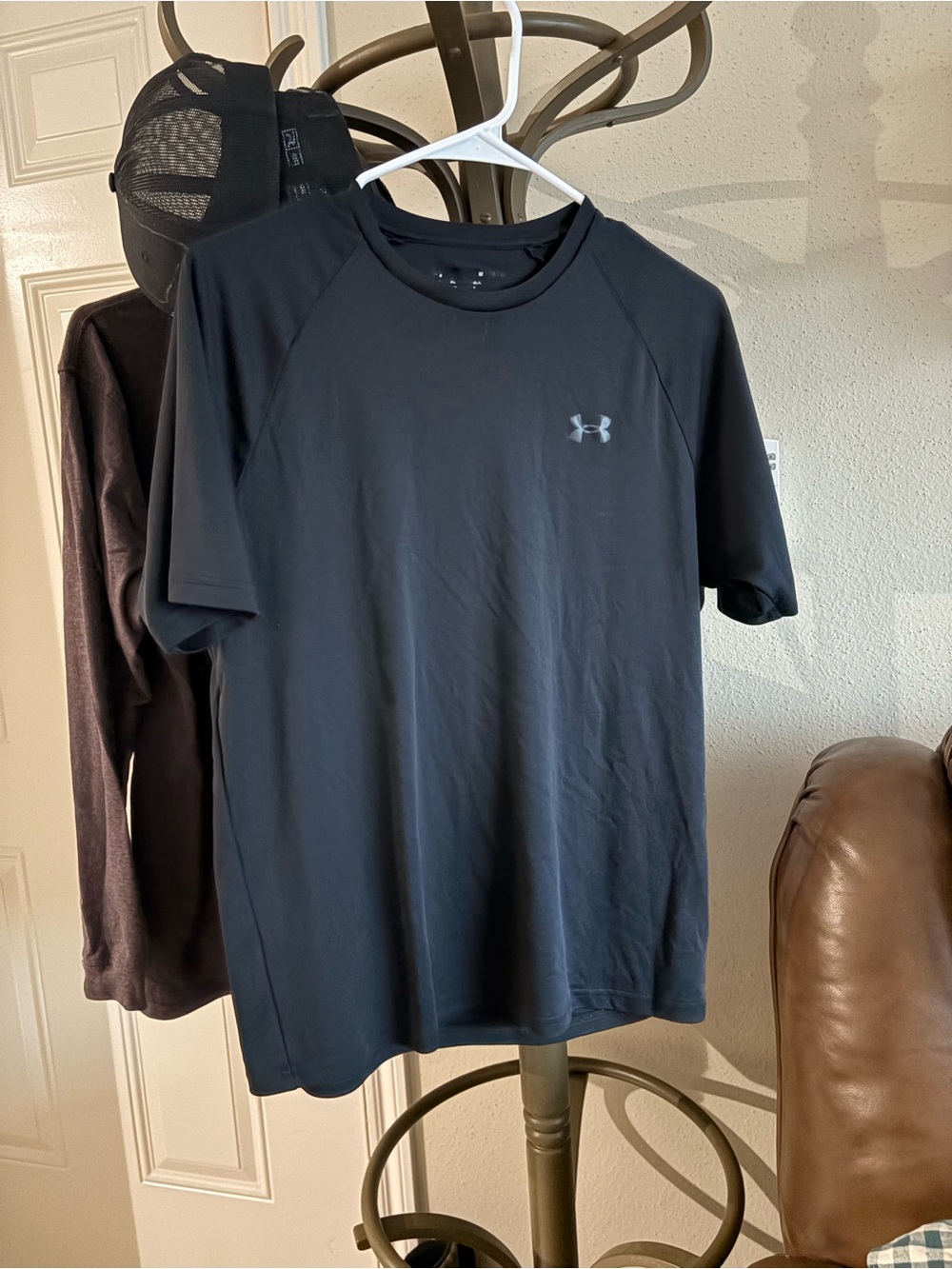 Under Armour Men’s Black Crew Neck Short Sleeve Athletic Tee